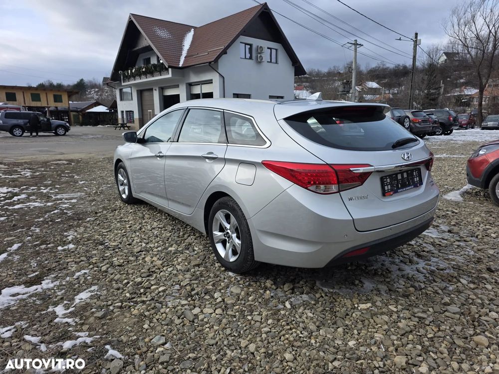 Hyundai i40 i40cw 1.7 CRDi Automatik Fifa World Cup Edition Silver - 3