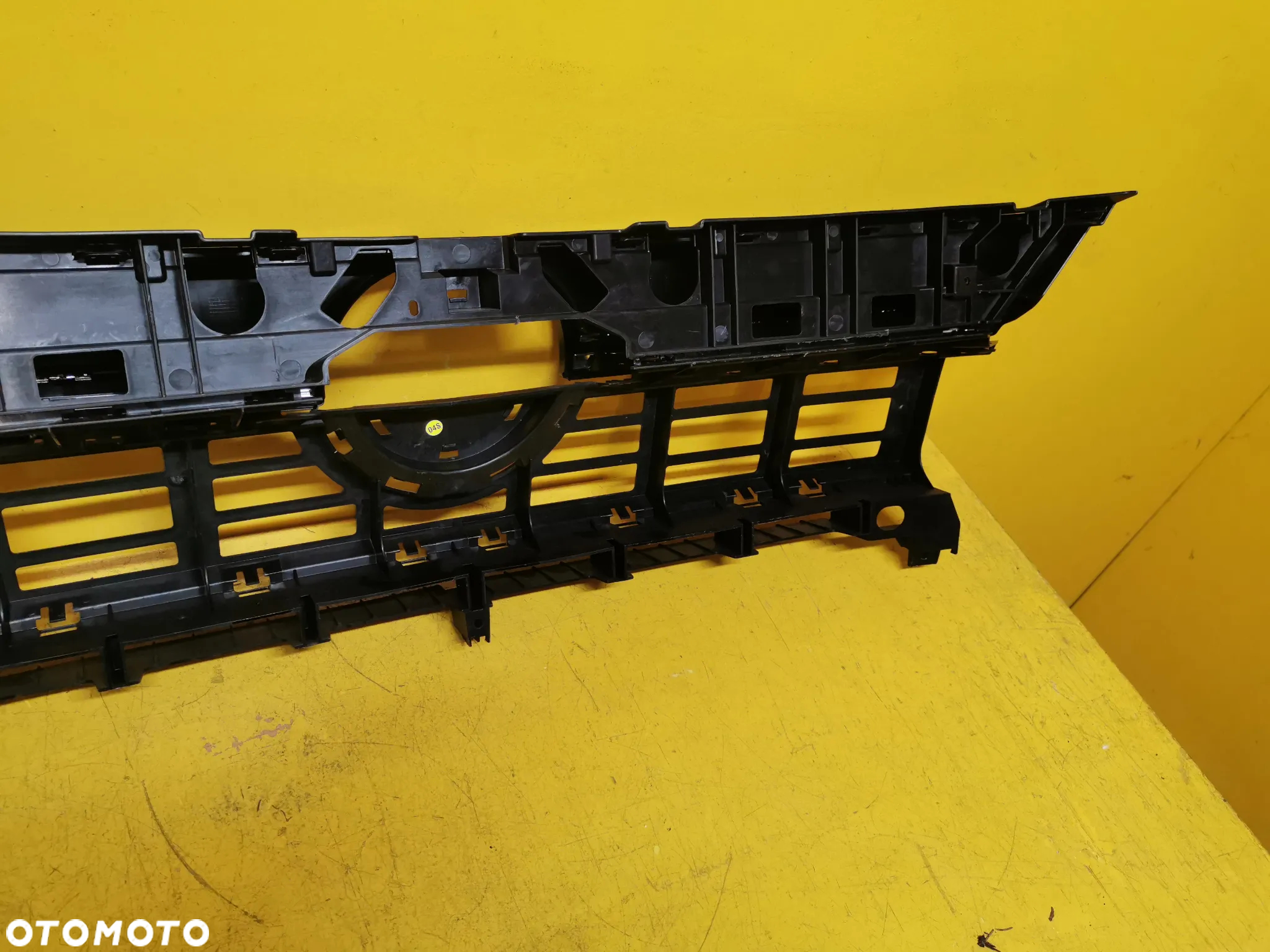 VW MULTIVAN 21- GRILL ATRAPA 7T0807381B - 6