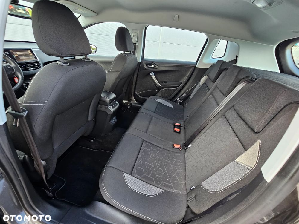 Peugeot 2008 PureTech 82 Style - 27