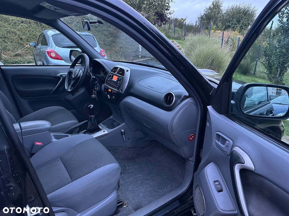 Toyota RAV4 2.0 D-4D 4x4 - 17