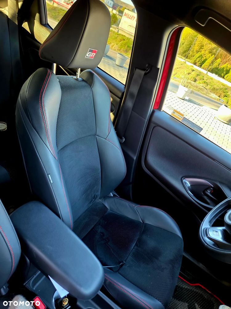 Toyota Yaris 1.5 VVT-i GR SPORT - 15