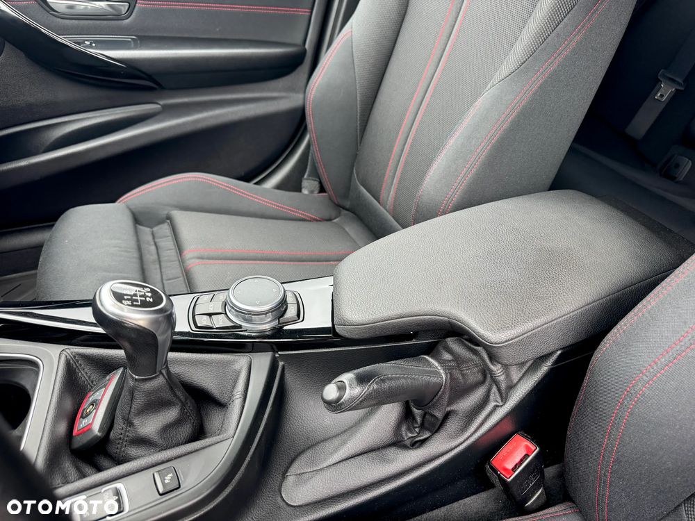BMW Seria 3 320d xDrive Sport Line Shadow - 26