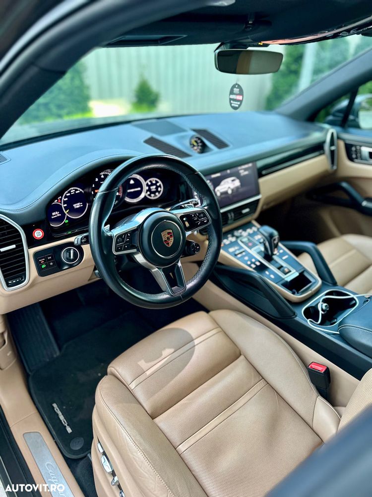Porsche Cayenne - 8