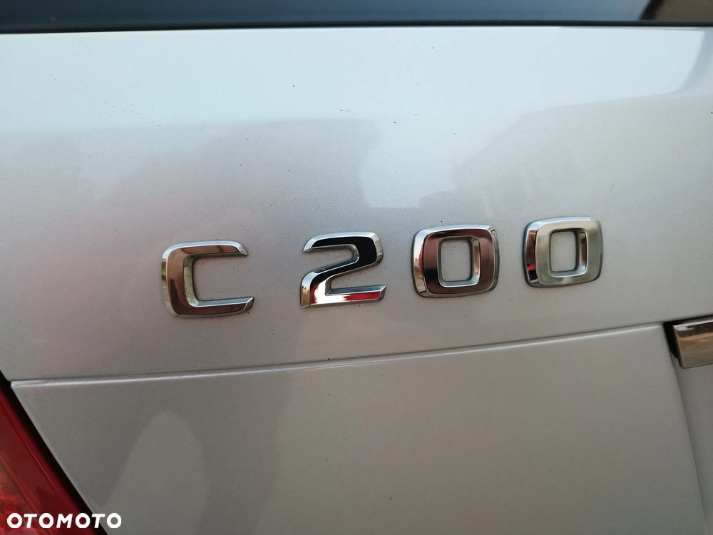 Mercedes-Benz Klasa C 200 CGI Automatik BlueEFFICIENCY Avantgarde - 33