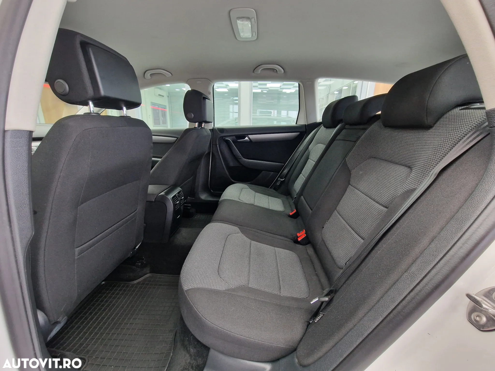 Volkswagen Passat Variant 2.0 TDI BlueMotion Technology DSG Comfortline - 7