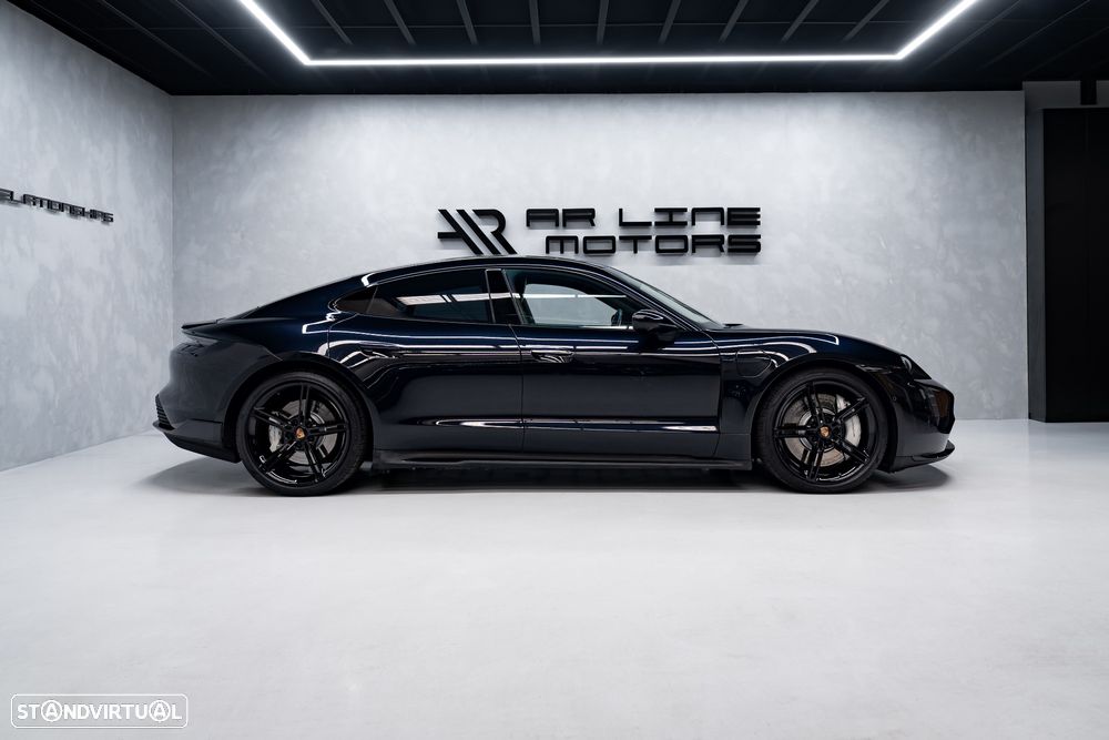 Porsche Taycan Turbo - 8