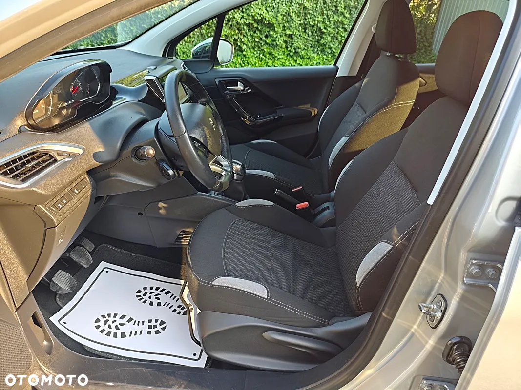 Peugeot 208 1.2 PureTech Style - 8