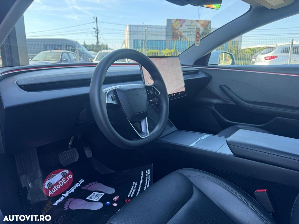 Tesla Model 3 - 6