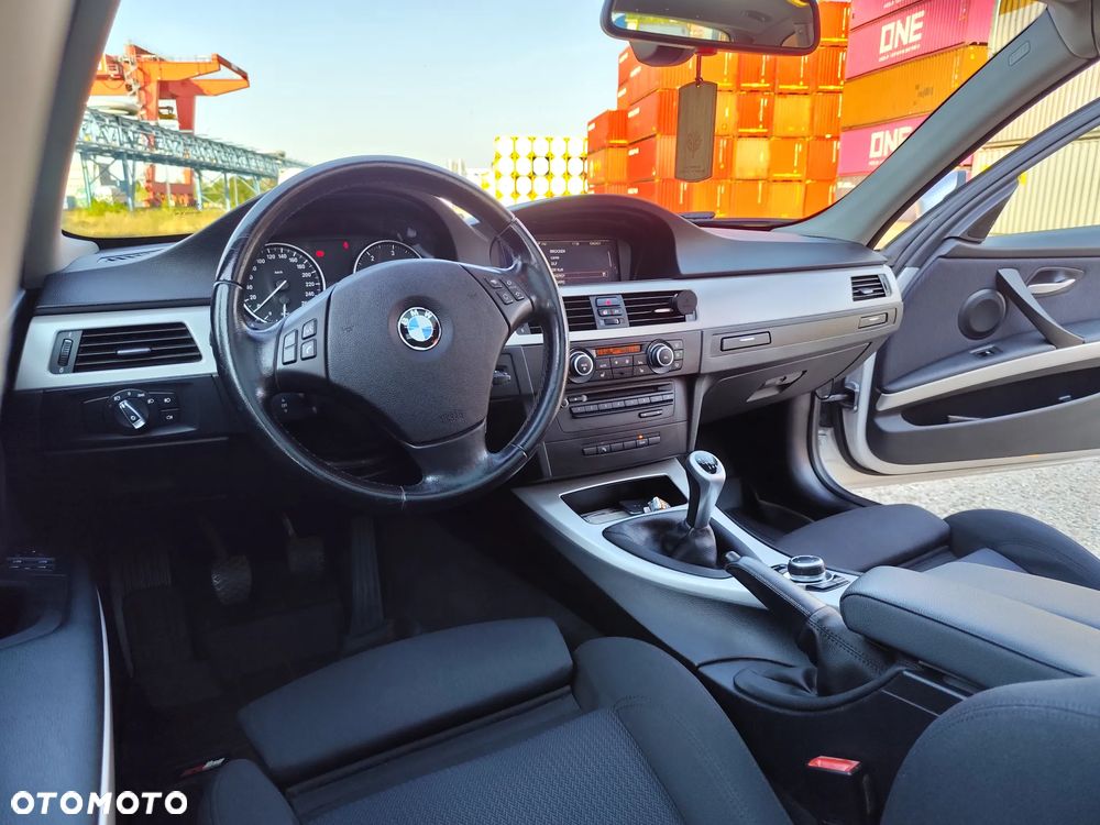 BMW Seria 3 318d DPF Edition Sport - 6