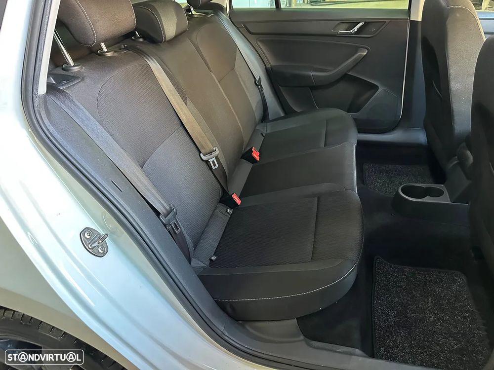 Skoda Rapid Spaceback - 21