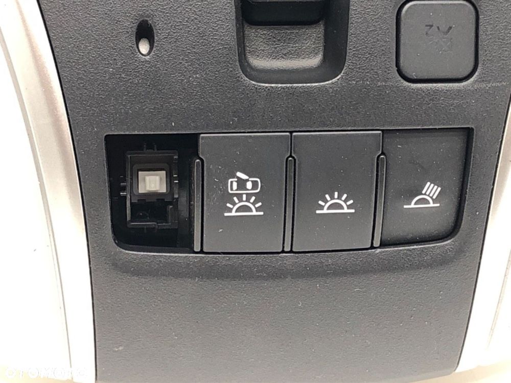 LAMPA SUFITOWA  INFINITI Q70 (Y51) 2013 - 2022 3.0 175 kW [238 KM] olej napędowy 2013 - 2022 - 2
