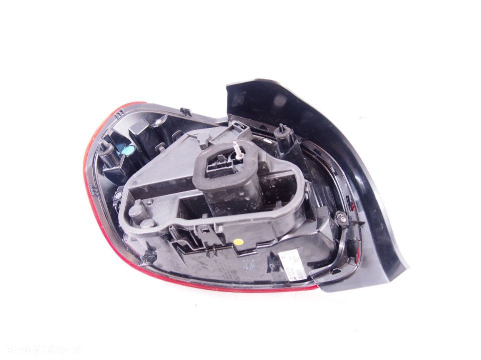 Citroen C3 16r Lampa prawa tyl tylna 2016 - 2