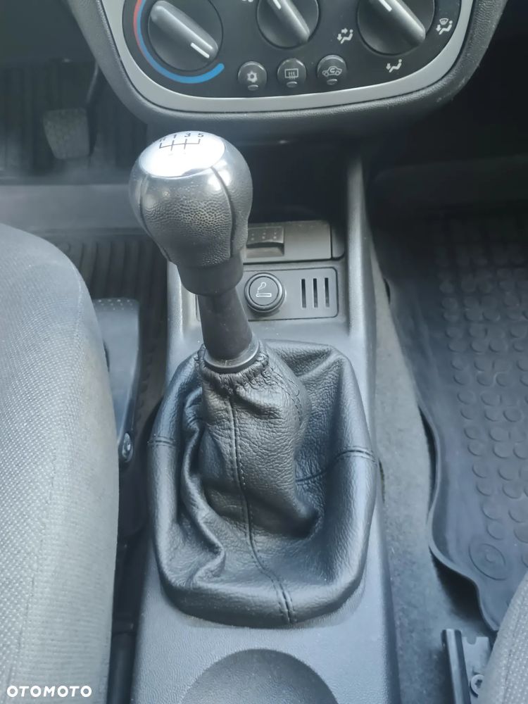 Opel Corsa 1.2 16V - 5