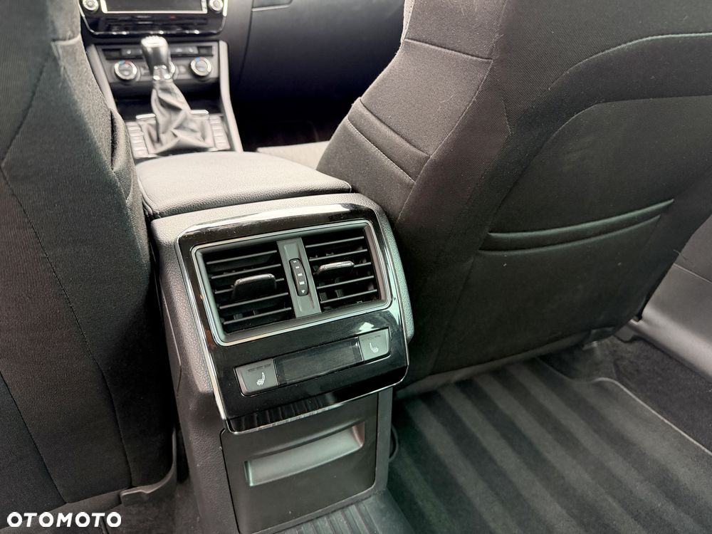 Skoda Superb 2.0 TDI Ambition - 37