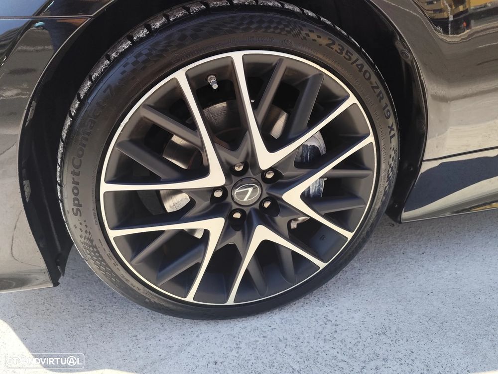 Lexus RC 300h Black Edition - 19