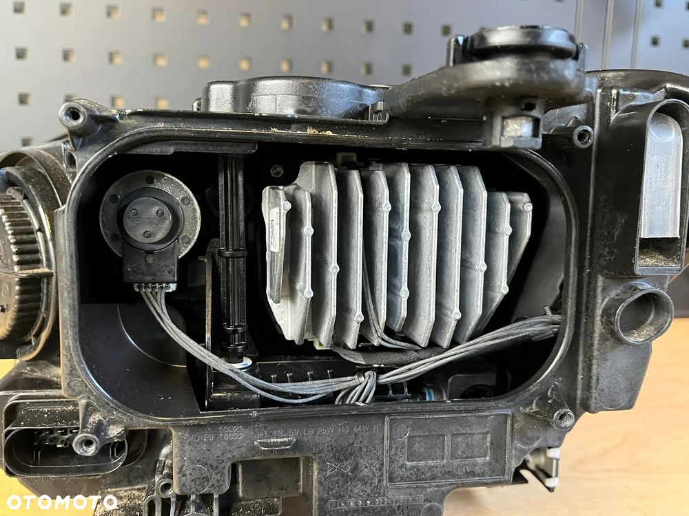 VW T-Roc R-Line Lampa przód full LED 2GA941035E 2GA941036E - 13