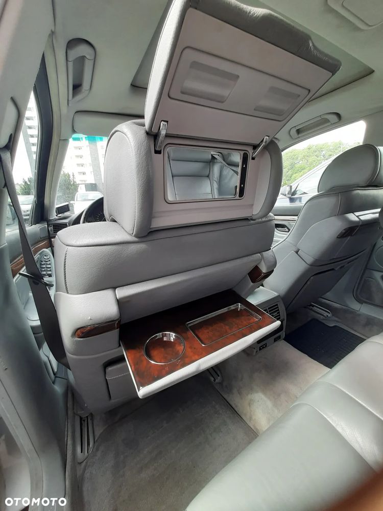 BMW Seria 7 - 31