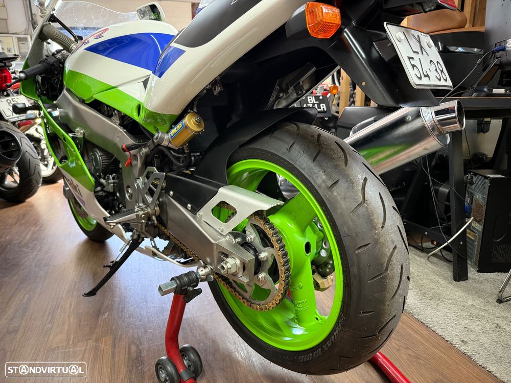 Kawasaki ZXR 750 J - 8