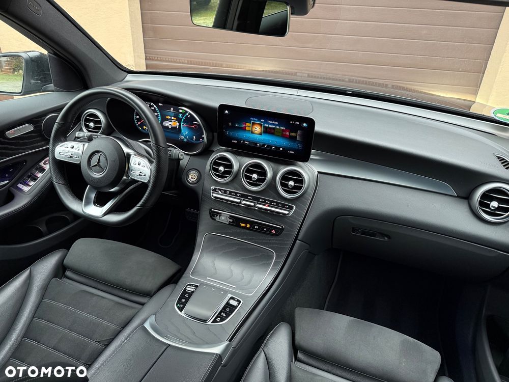 Mercedes-Benz GLC 220 d 4Matic 9G-TRONIC AMG Line - 27