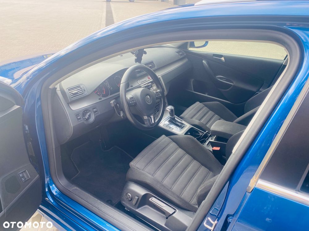 Volkswagen Passat - 10