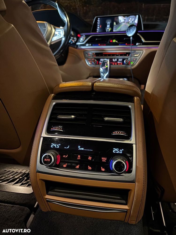 BMW Seria 7 740Le xDrive iPerformance - 12