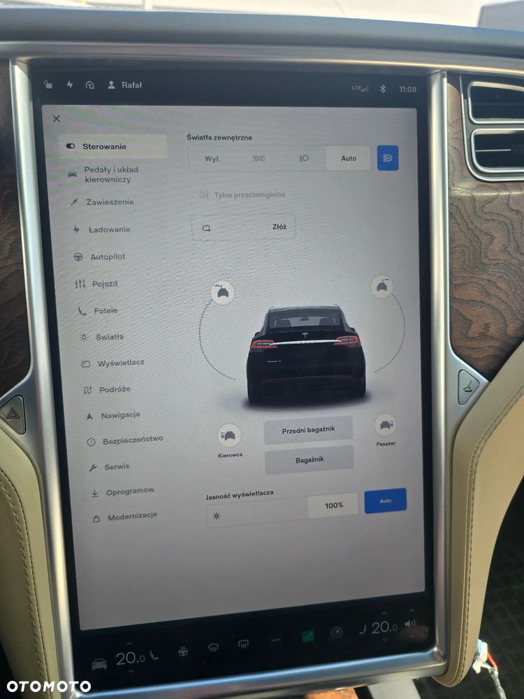 Tesla Model X - 31