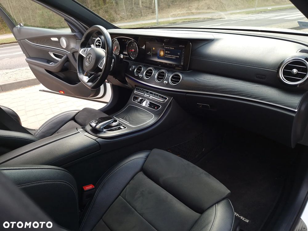 Mercedes-Benz Klasa E 220 d 4-Matic 9G-TRONIC - 15