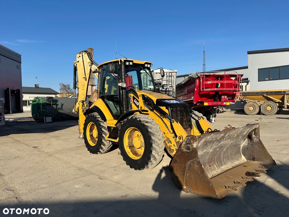 Caterpillar 444F - 2