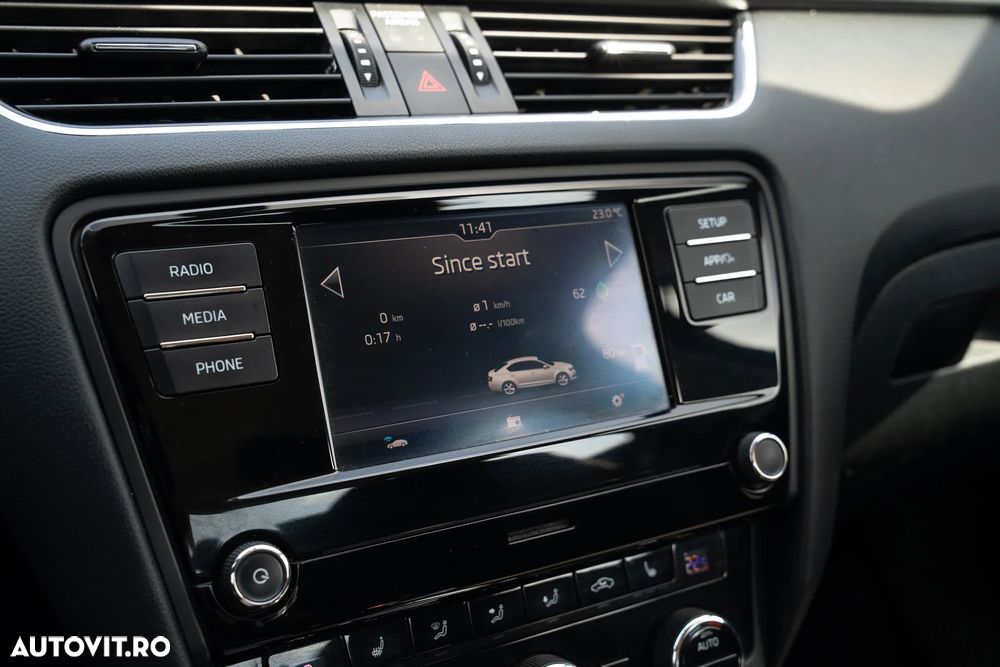 Skoda Octavia 1.6 TDI DSG Ambition - 14