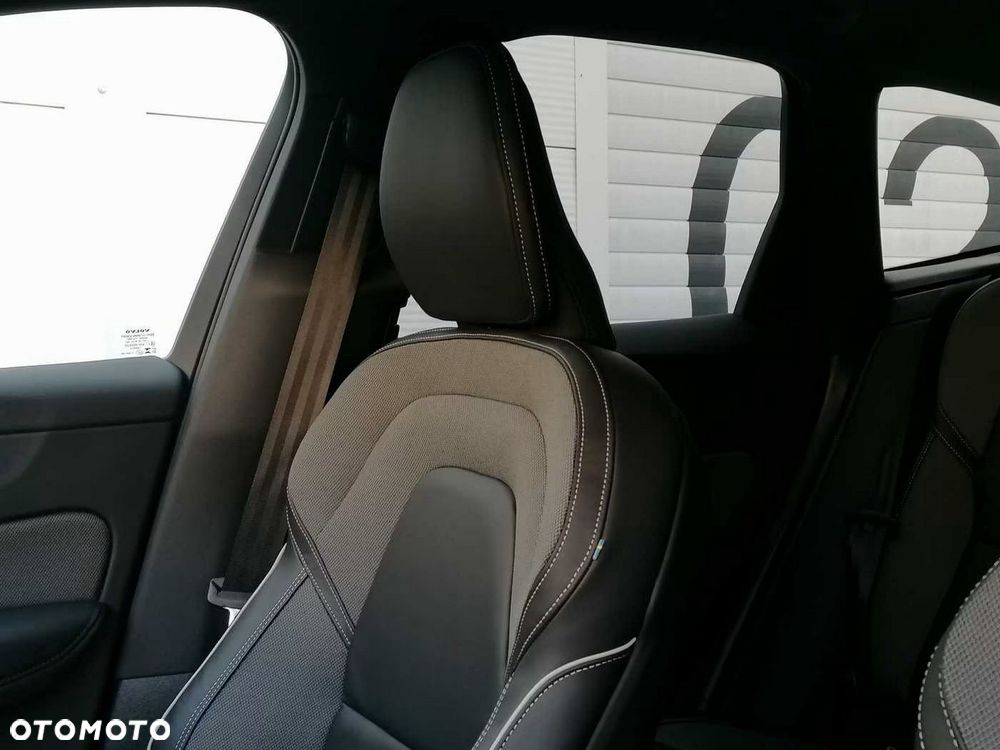 Volvo XC 60 B5 B AWD Plus Black Edition - 6