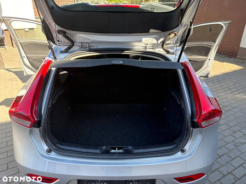Volvo V40 T2 - 18