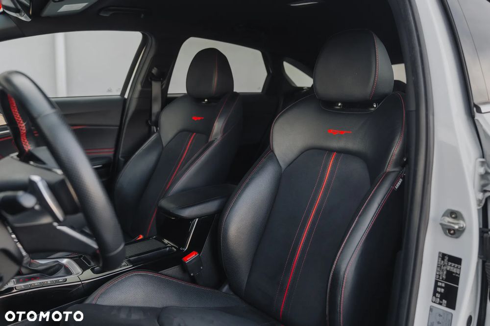 Kia ProCeed - 25