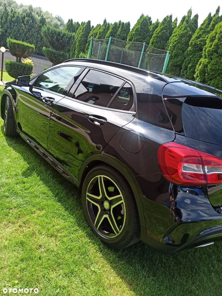 Mercedes-Benz GLA 180 - 5
