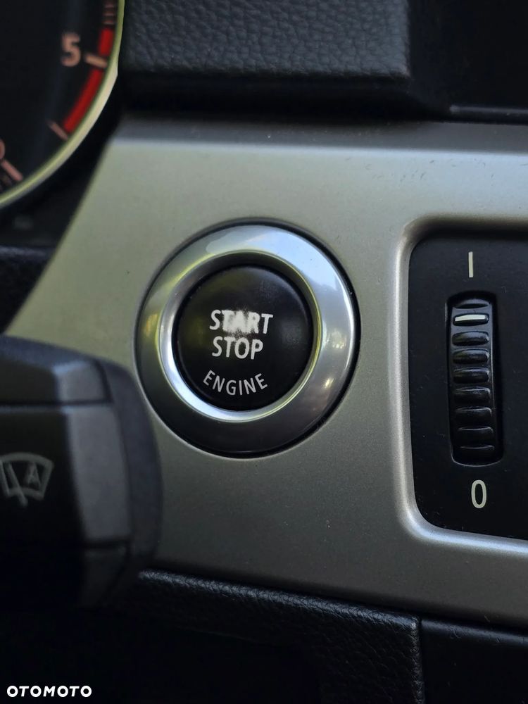 BMW Seria 3 318d - 29