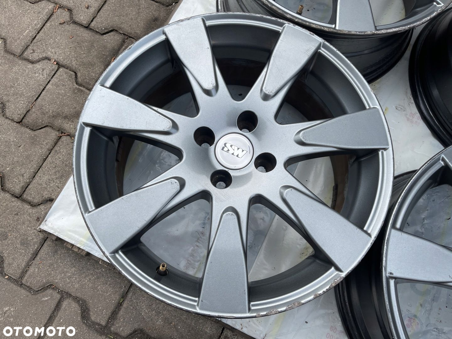 Felgi RVS 4x100 17 7J ET42 201 - 7