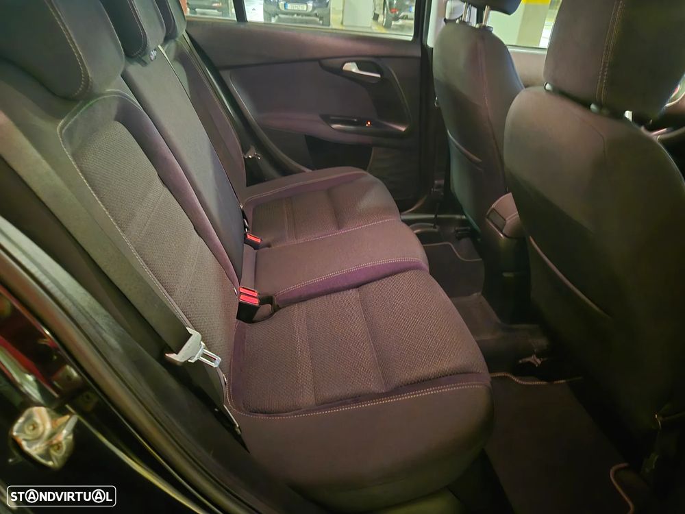Fiat Tipo Station Wagon 1.3 M-Jet Lounge - 35