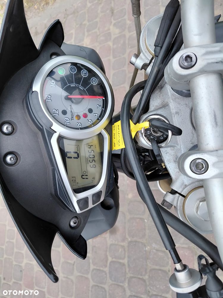 Triumph Street Triple - 9