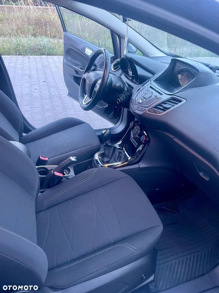 Ford Fiesta - 12