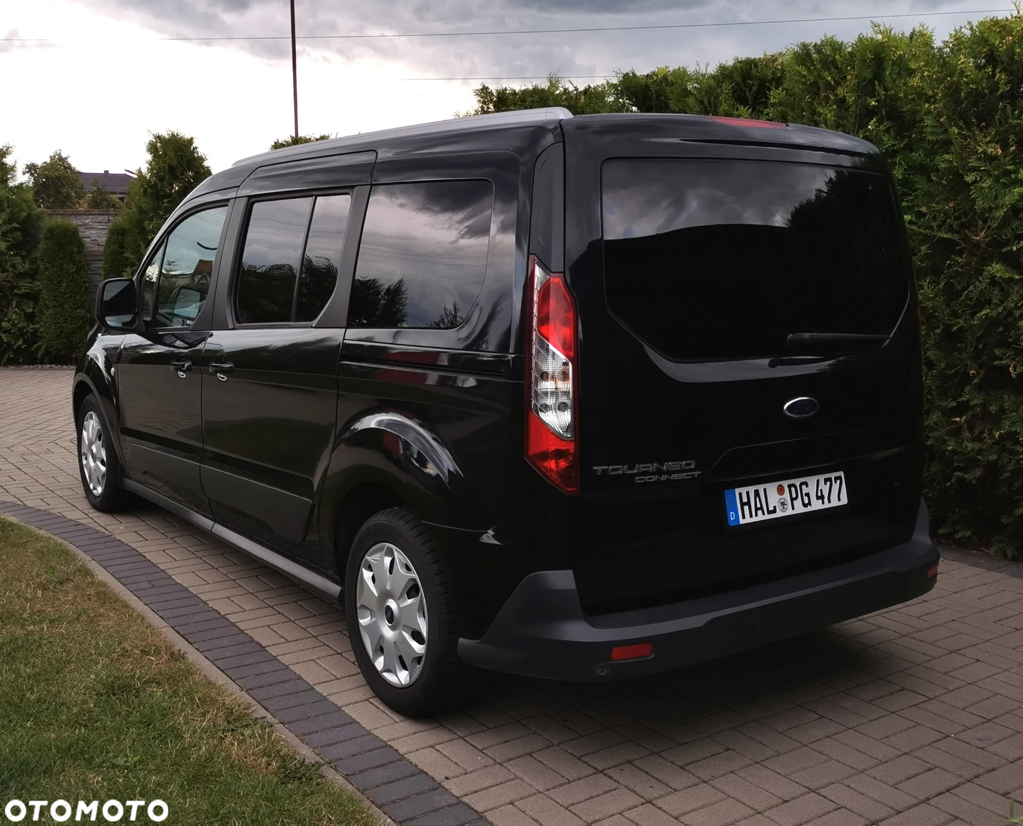 Ford Tourneo Connect Grand - 12