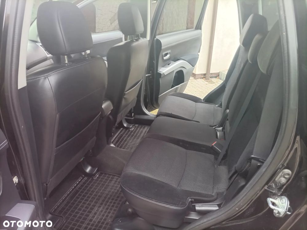 Mitsubishi Outlander 2.0 Intense + NAVI 2WD EU5 - 19