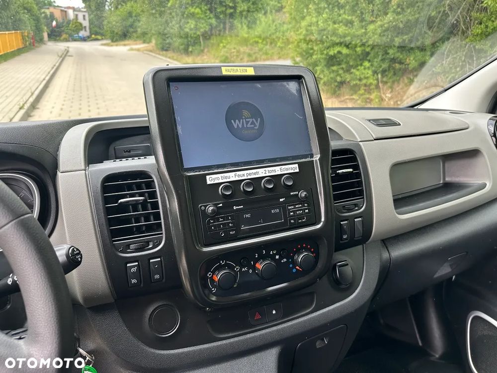 Renault Trafic Karetka Ambulans Ambulance Sanitarny EN1789 - 13