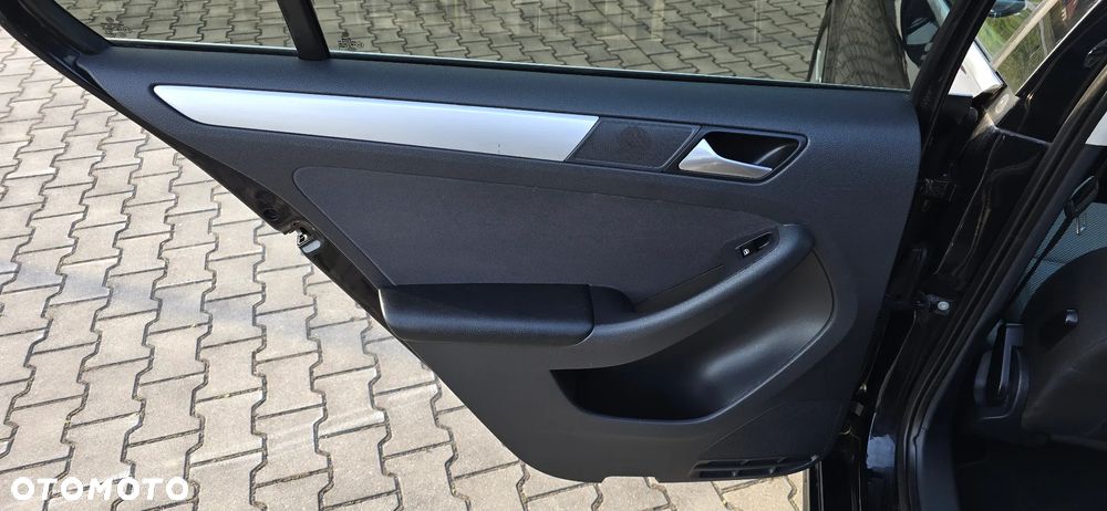 Volkswagen Jetta - 22
