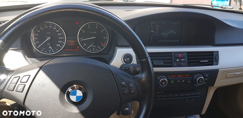 BMW Seria 3 318i - 12