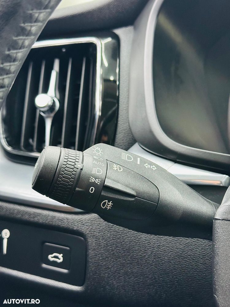 Volvo XC 60 D4 Geartronic Momentum Pro - 25