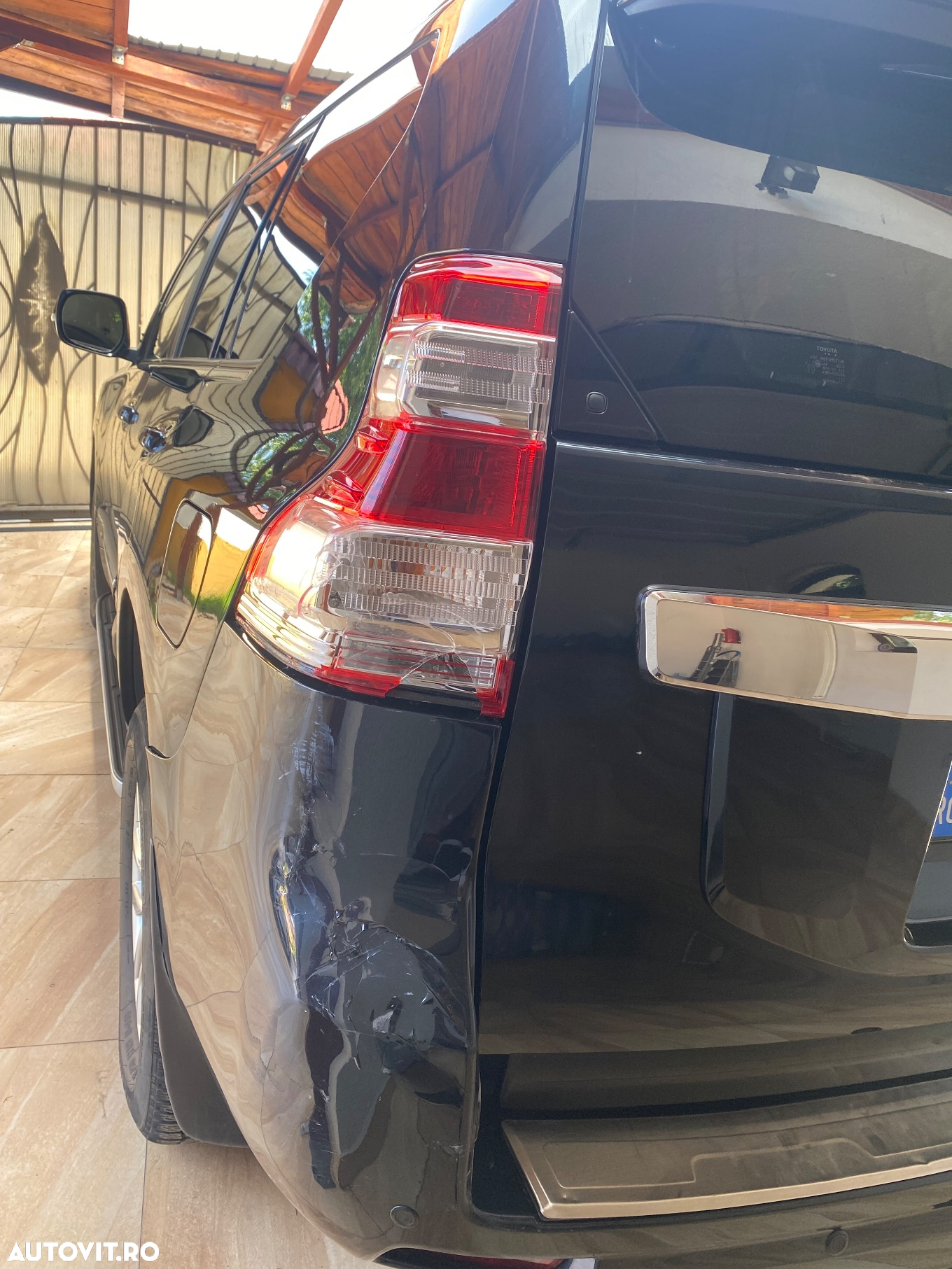 Toyota Land Cruiser - 4