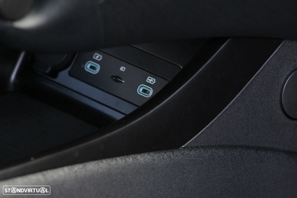 BYD Dolphin 60.4 kWh Design - 36