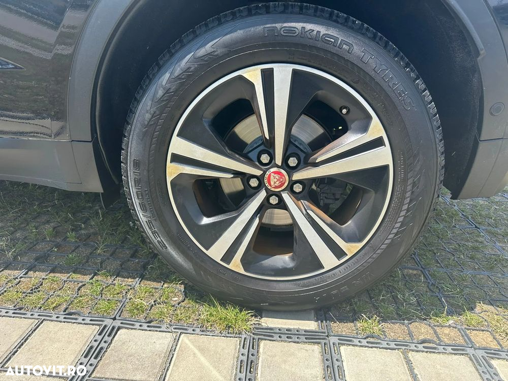 Jaguar E-Pace P200 AWD R-Dynamic - 11