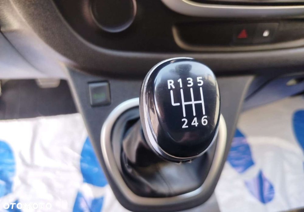 Renault Trafic - 10