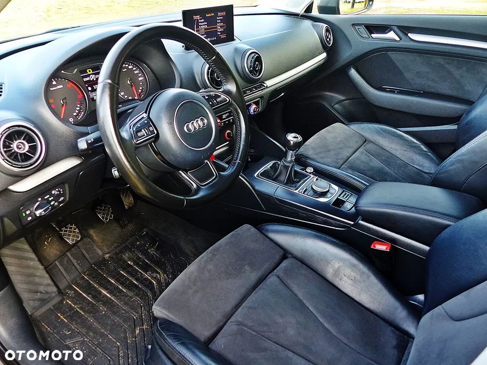 Audi A3 Sportback 2.0 TDI S line Sportpaket - 19