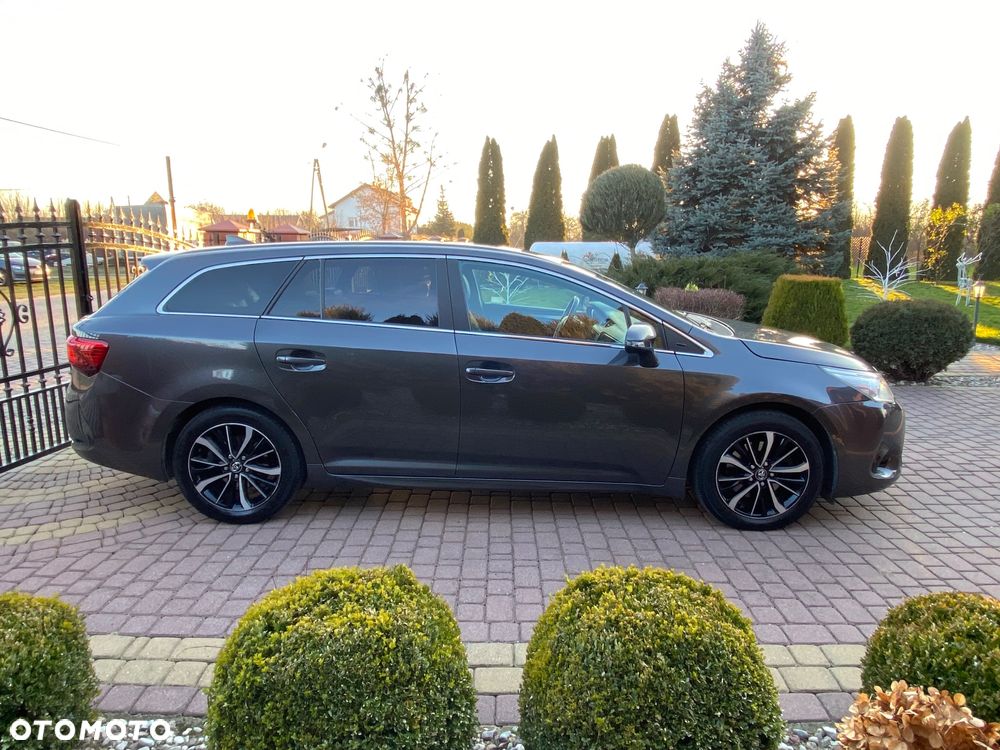 Toyota Avensis 2.0 D-4D Premium - 8